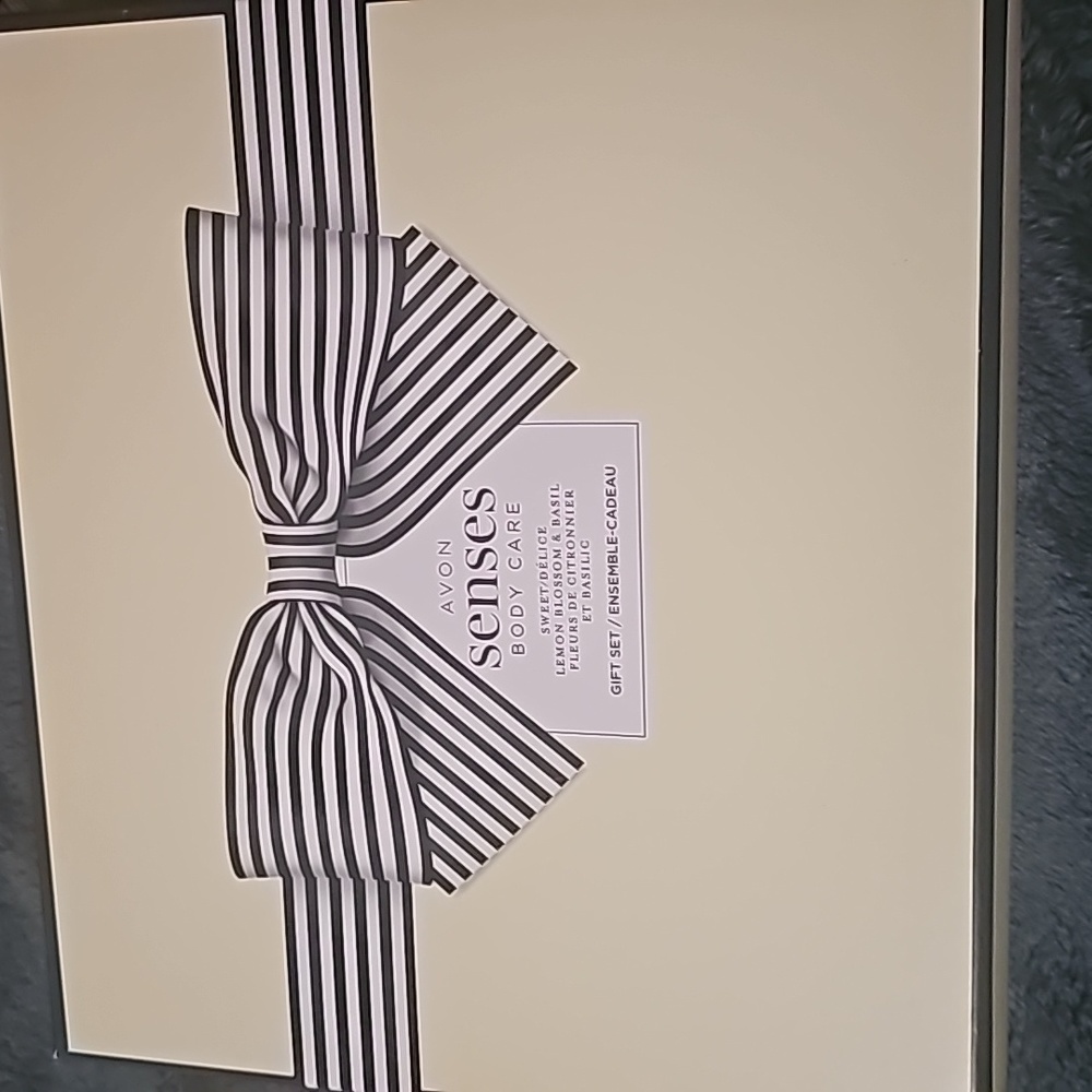 Avon Senses Body Care Gift Set